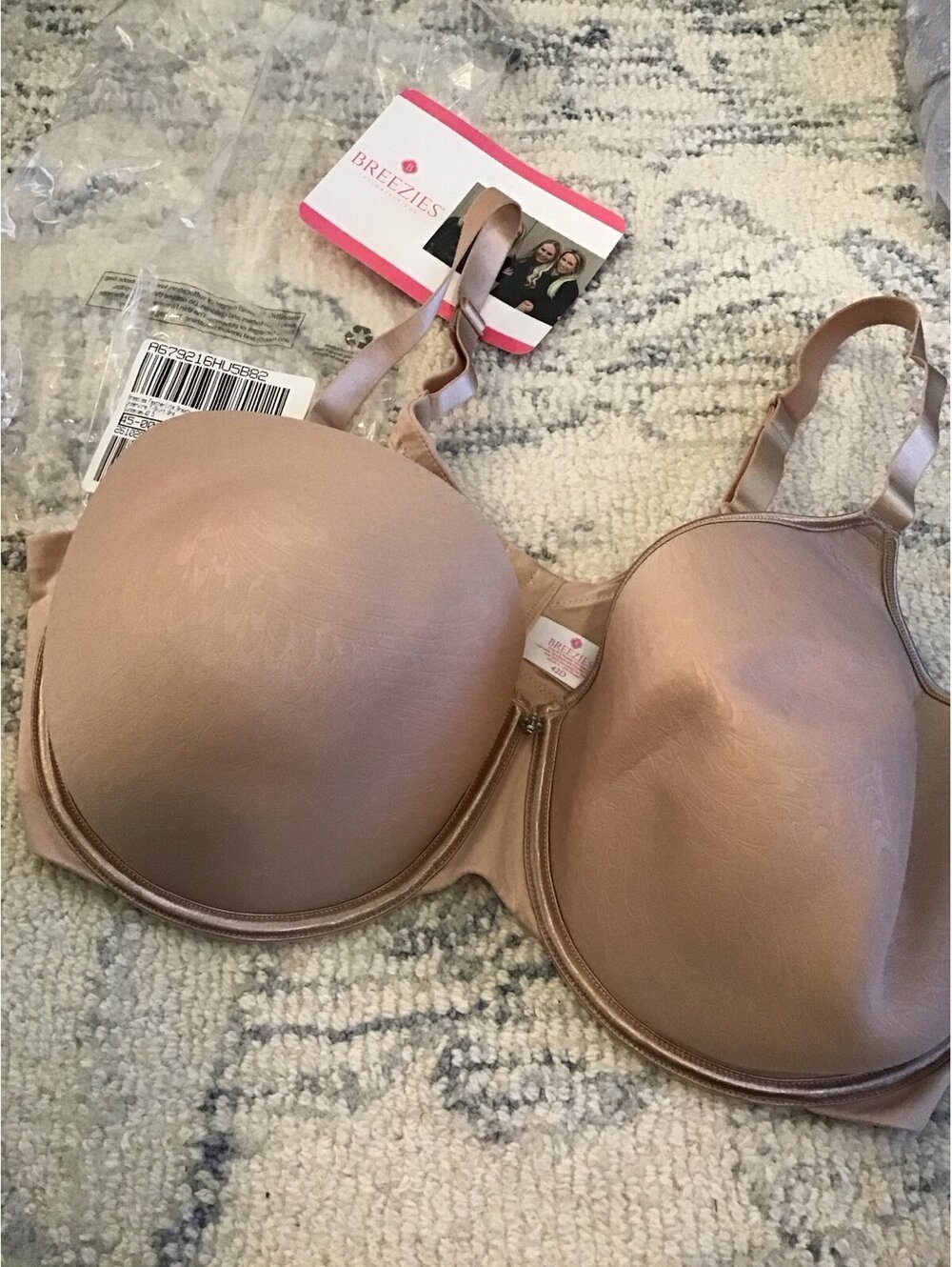 Breezies underwire 42D, featherlite, bra, new, tshirt bra